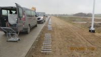 26) 2021-11-09 Węzeł Mława Południe - montaż kotew oraz ustawienia dybli pasów włączeń i wyłączeń.